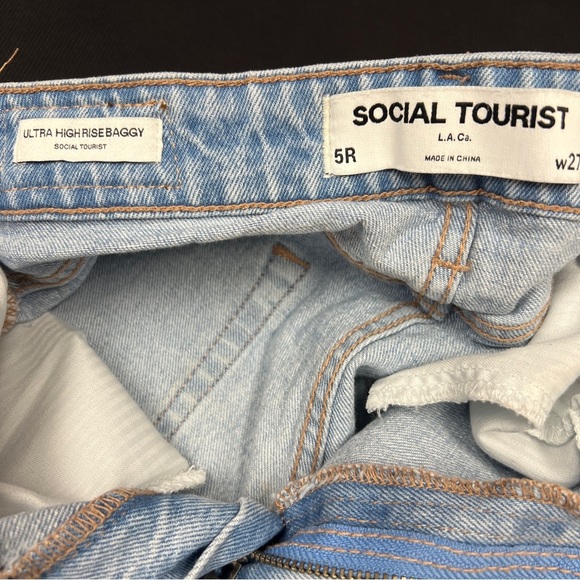 Social Tourist Ultra High Rise Baggy Heart Cropped Distressed Frayed Jeans - Picture 8 of 11